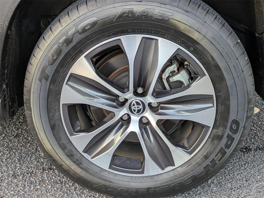 used 2022 Toyota Highlander car, priced at $34,831