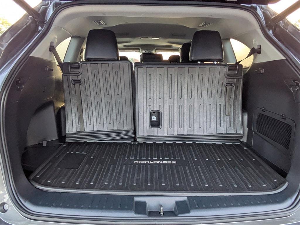 used 2022 Toyota Highlander car, priced at $34,831