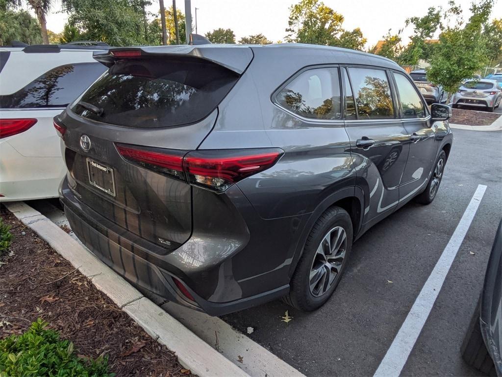 used 2022 Toyota Highlander car, priced at $36,031