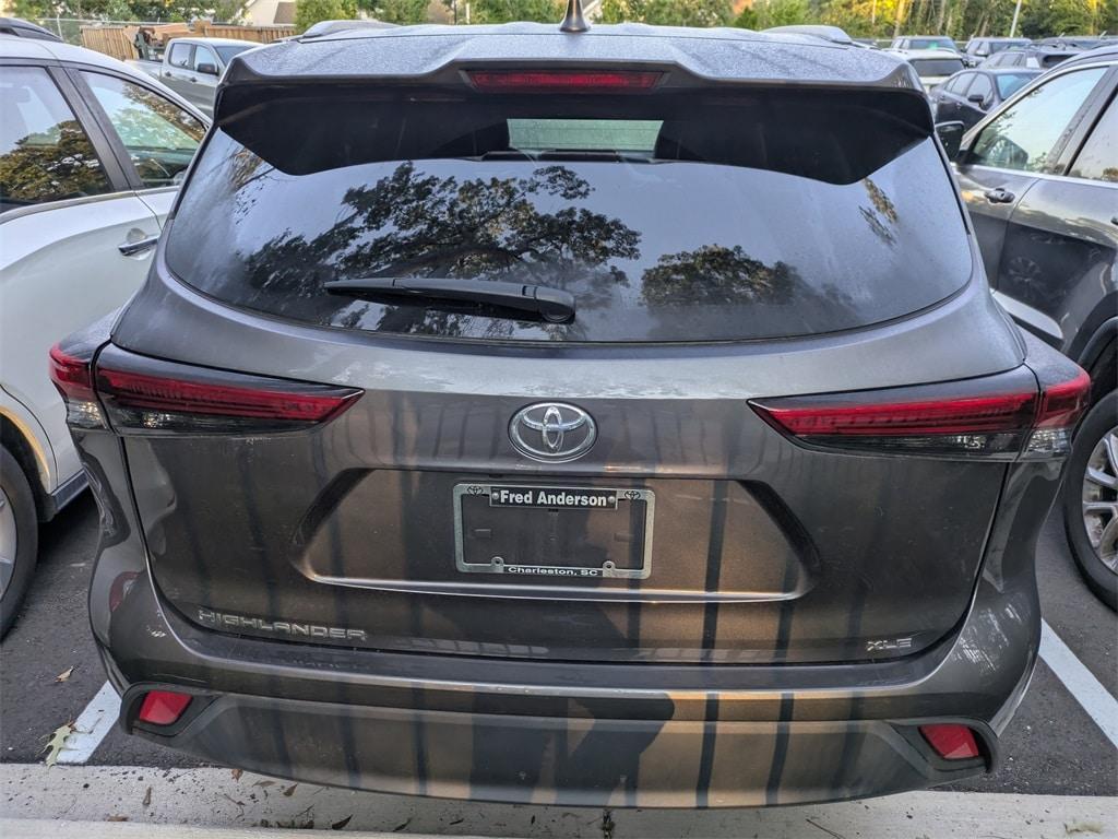 used 2022 Toyota Highlander car, priced at $36,031