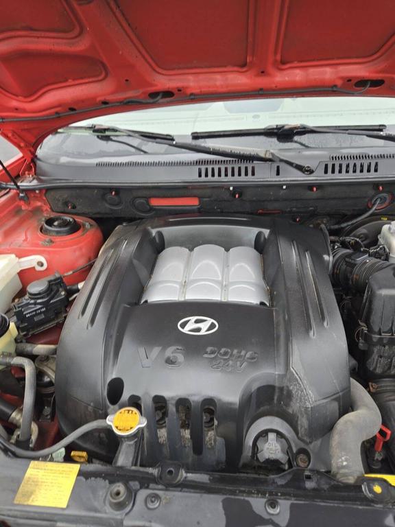 used 2004 Hyundai Santa Fe car, priced at $3,995