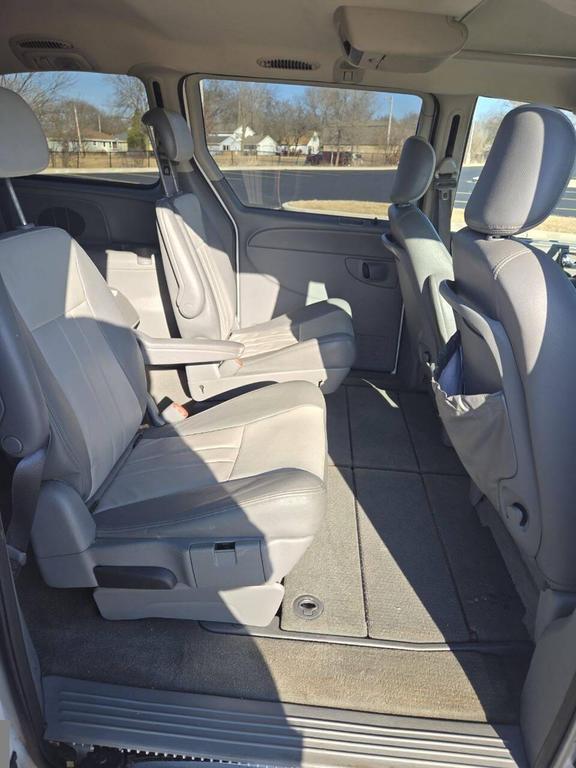 used 2006 Dodge Grand Caravan car, priced at $5,495