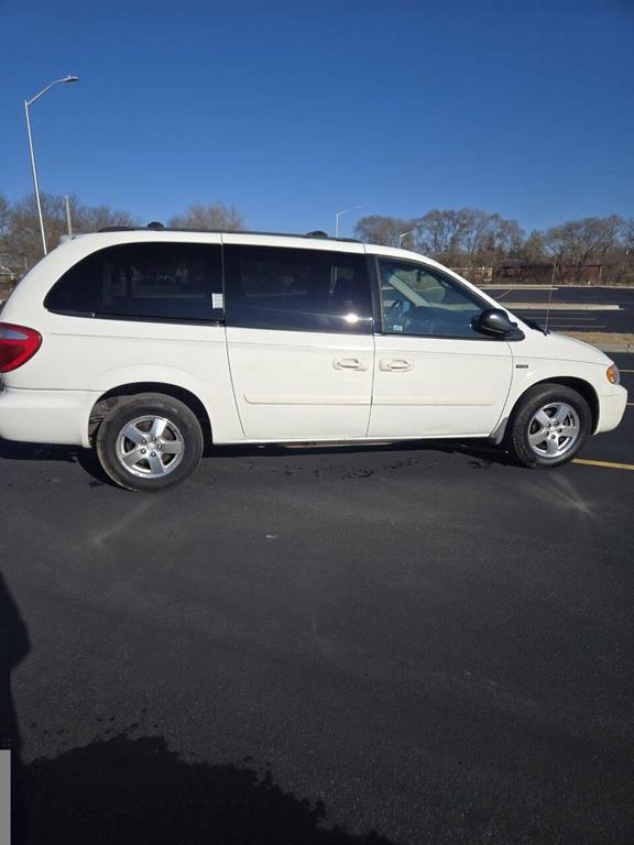 used 2006 Dodge Grand Caravan car, priced at $5,495