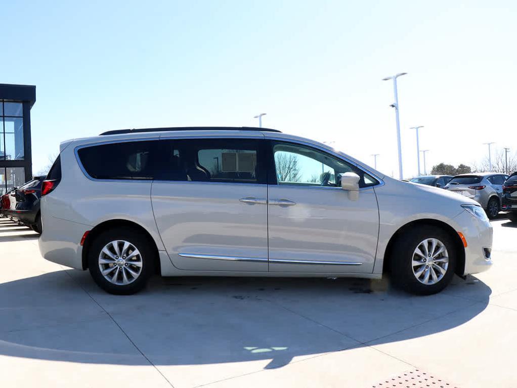 used 2017 Chrysler Pacifica car, priced at $13,870