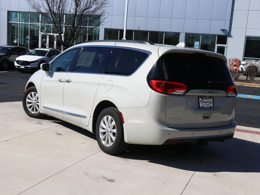 used 2017 Chrysler Pacifica car, priced at $13,870