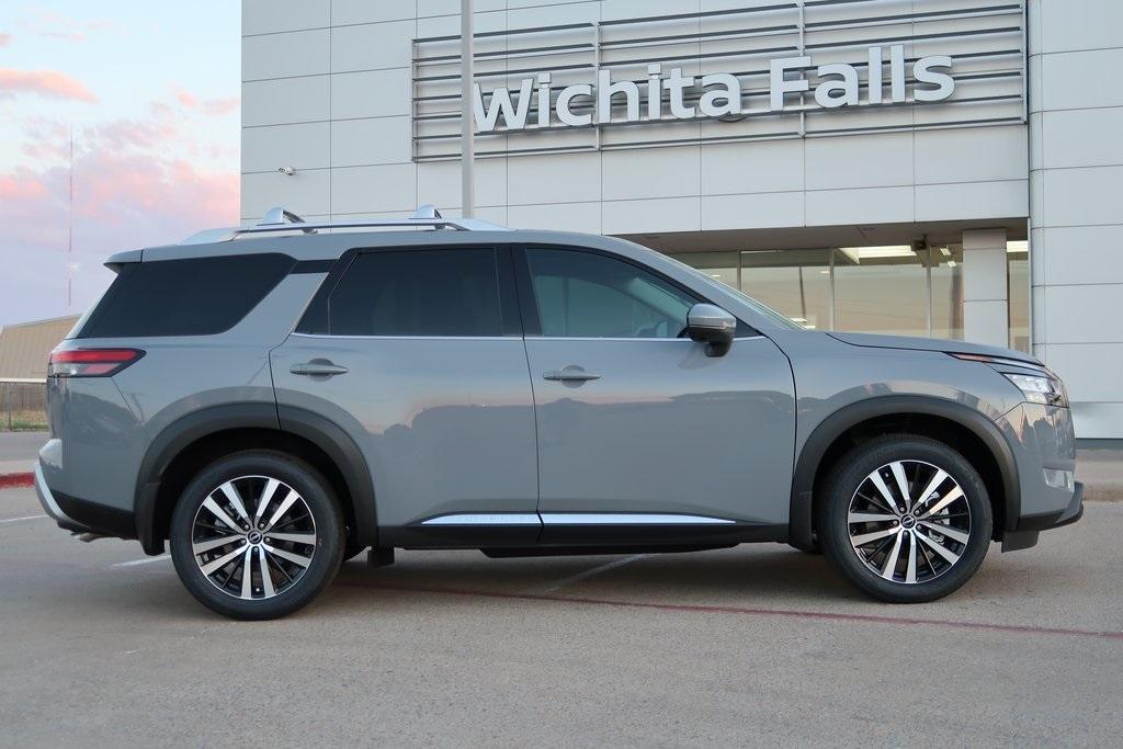 new 2024 Nissan Pathfinder car, priced at $51,055