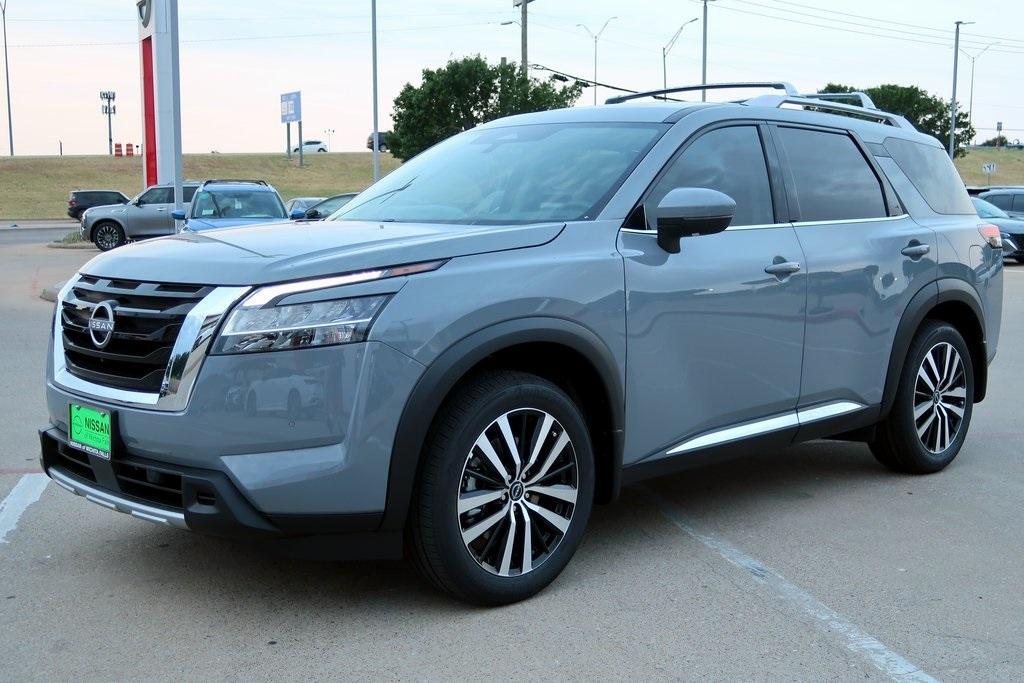 new 2024 Nissan Pathfinder car, priced at $50,805