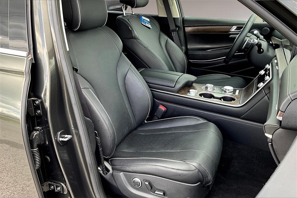 new 2025 Genesis GV80 car, priced at $72,105