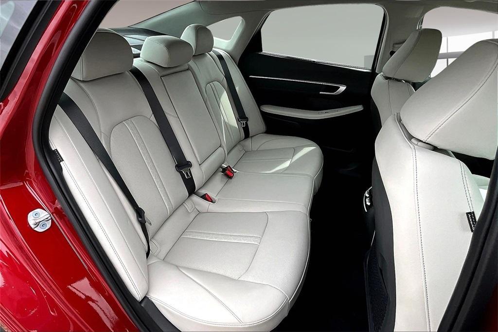 new 2025 Hyundai Sonata Hybrid car, priced at $39,980