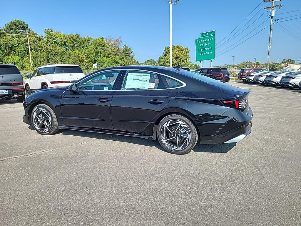 new 2024 Hyundai Sonata car, priced at $32,225