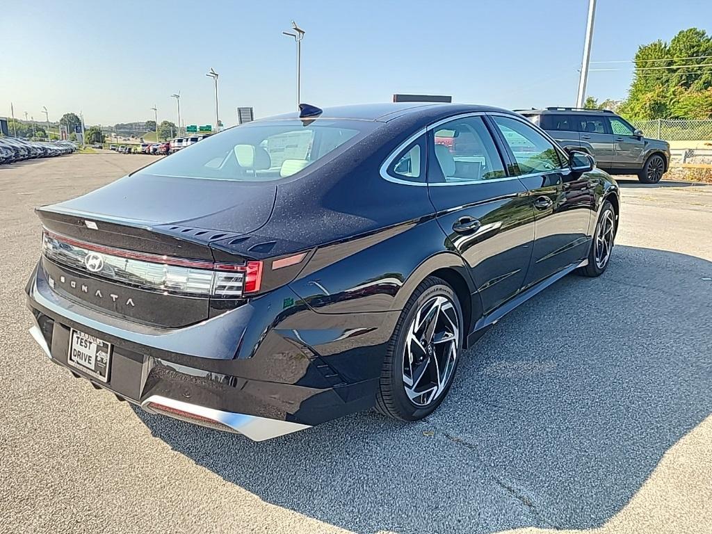 new 2024 Hyundai Sonata car, priced at $32,225