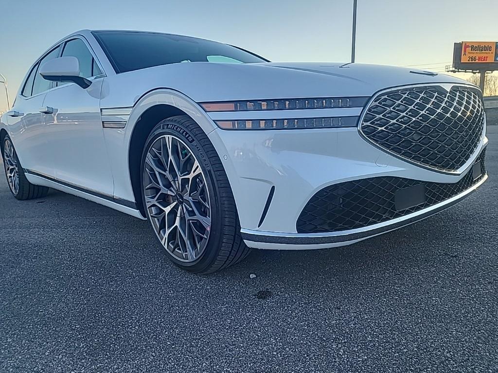 new 2024 Genesis G90 car, priced at $101,530