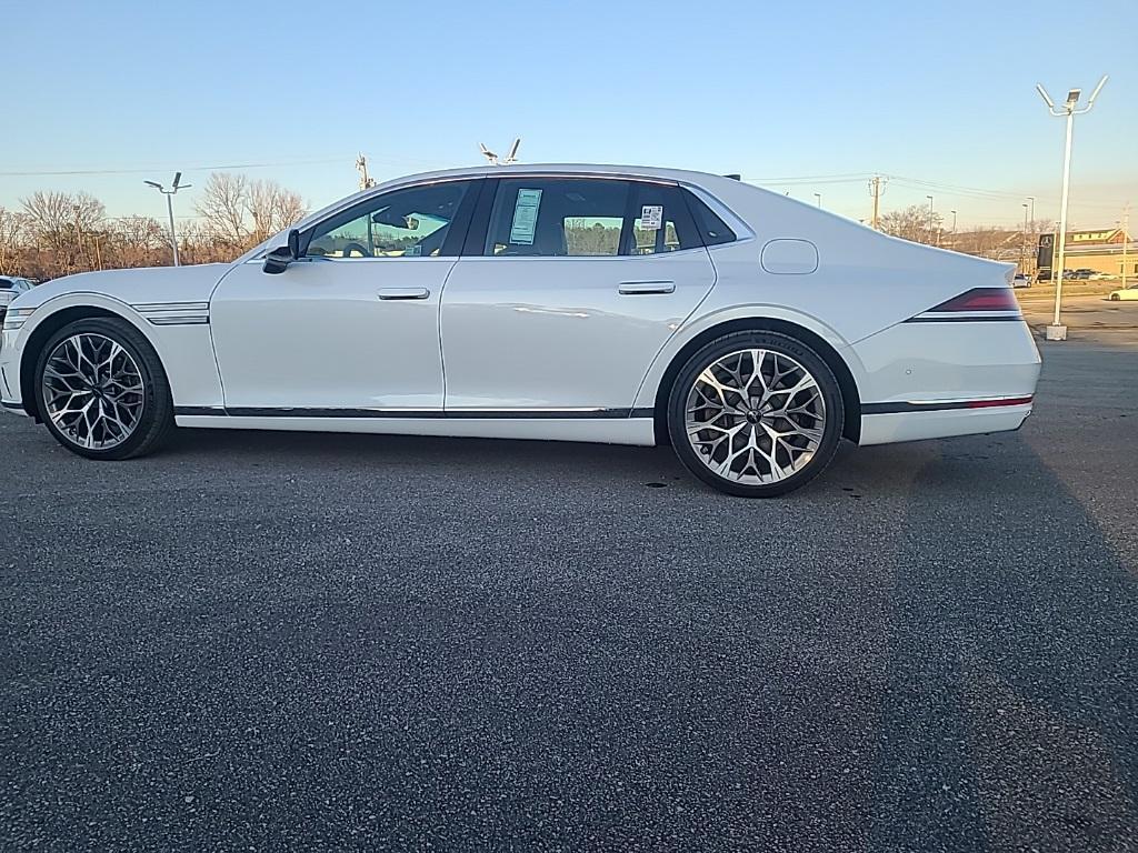 new 2024 Genesis G90 car, priced at $101,530