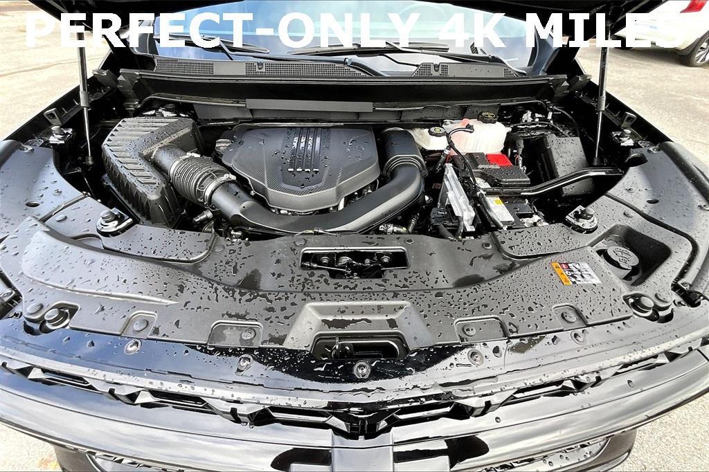 used 2025 Chevrolet Traverse car, priced at $54,995