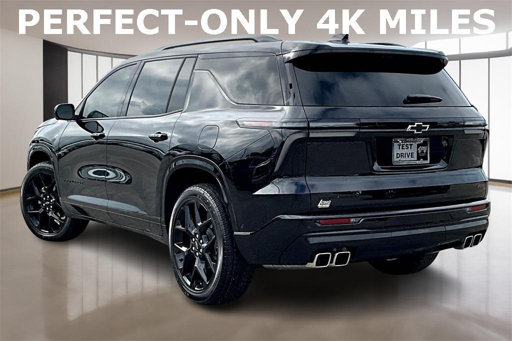 used 2025 Chevrolet Traverse car, priced at $54,995