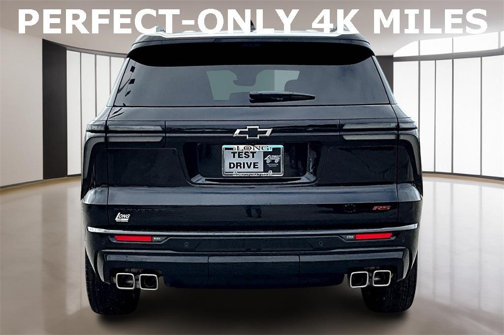 used 2025 Chevrolet Traverse car, priced at $54,995