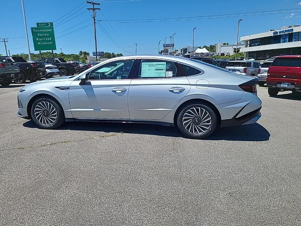 new 2024 Hyundai Sonata Hybrid car, priced at $32,520