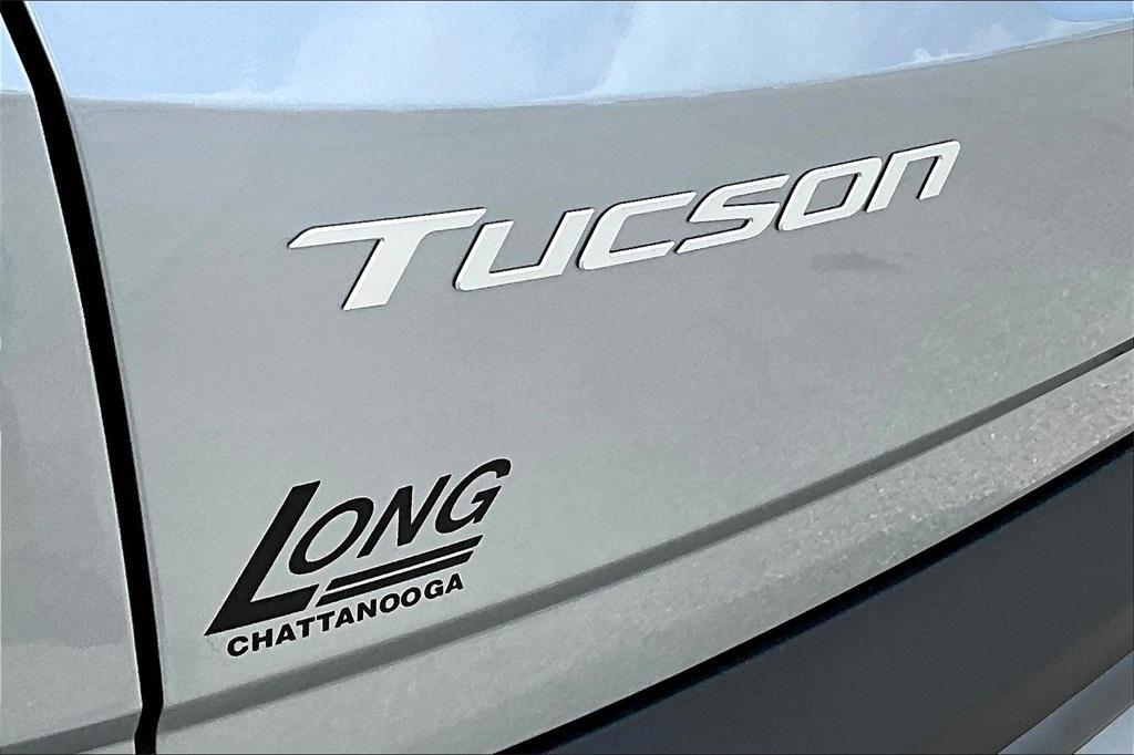 new 2025 Hyundai TUCSON Hybrid car, priced at $36,033