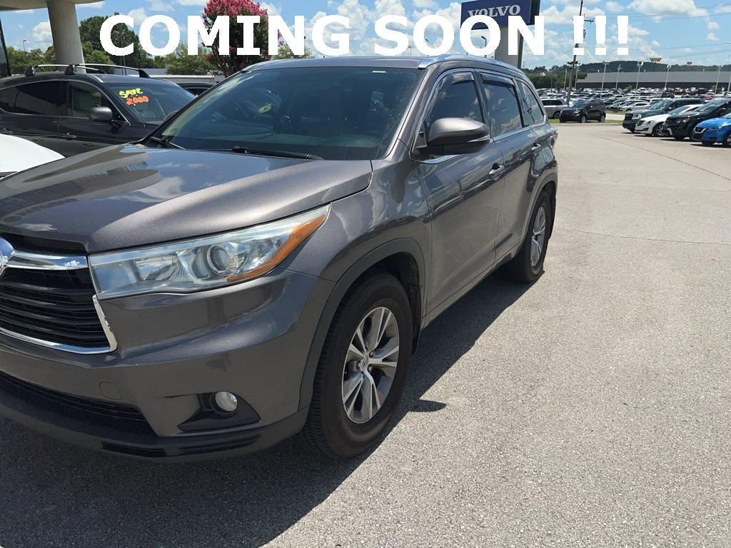 used 2015 Toyota Highlander car, priced at $17,995