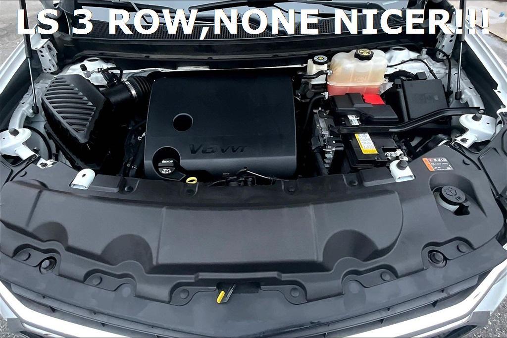 used 2021 Chevrolet Traverse car, priced at $22,988