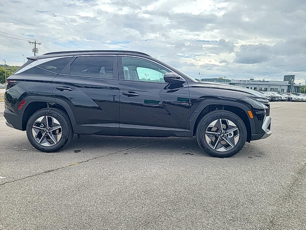 new 2025 Hyundai TUCSON Hybrid car, priced at $38,154