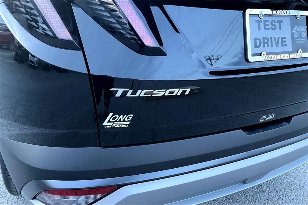 new 2025 Hyundai TUCSON Hybrid car, priced at $34,136