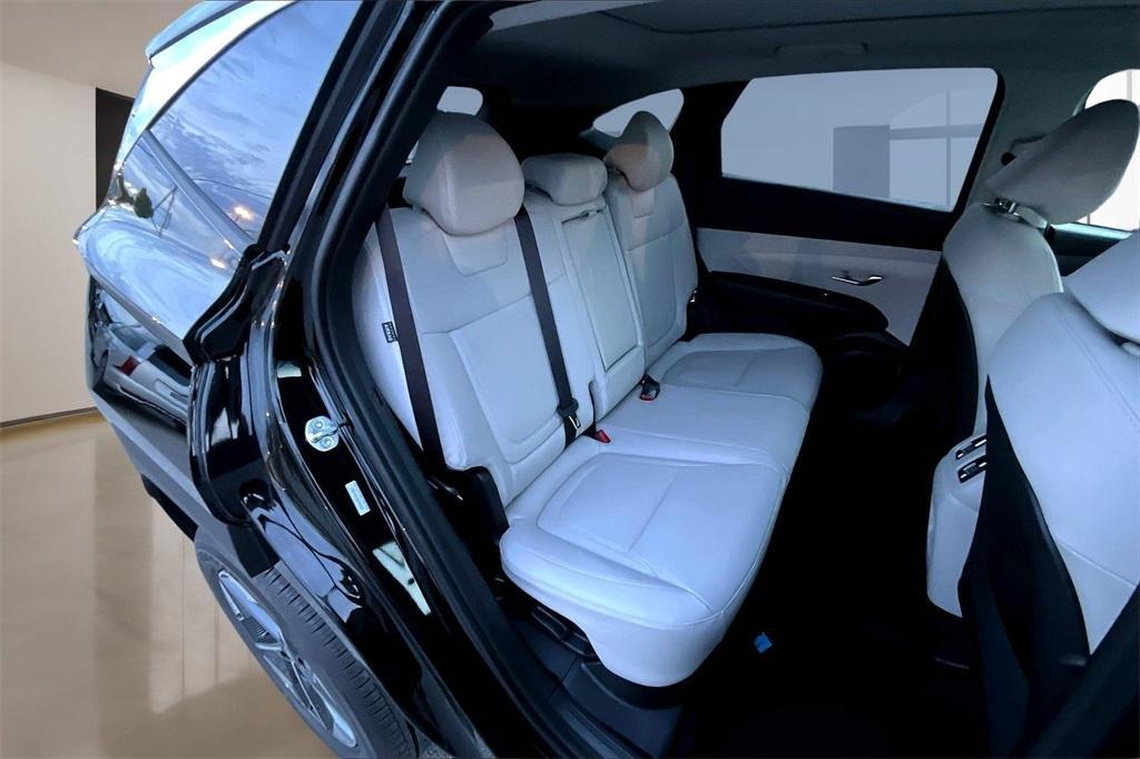 new 2025 Hyundai TUCSON Hybrid car, priced at $34,136