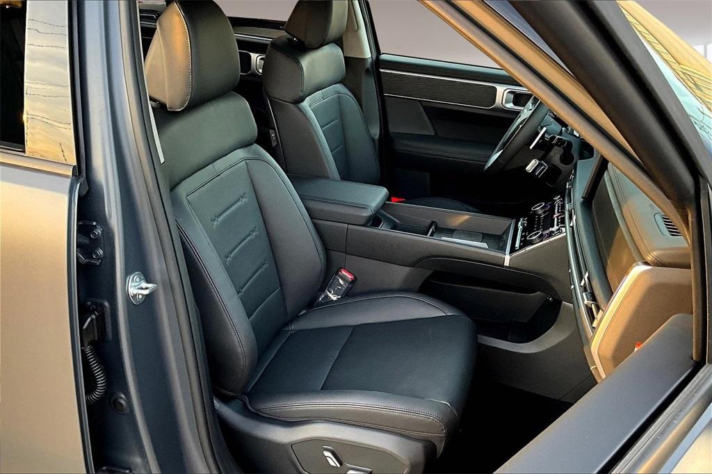 new 2025 Hyundai SANTA FE HEV car, priced at $44,532