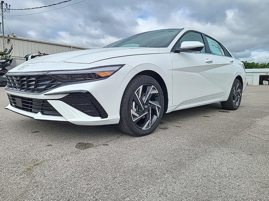 new 2024 Hyundai Elantra car, priced at $27,480