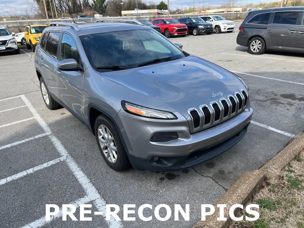 used 2015 Jeep Cherokee car, priced at $10,900