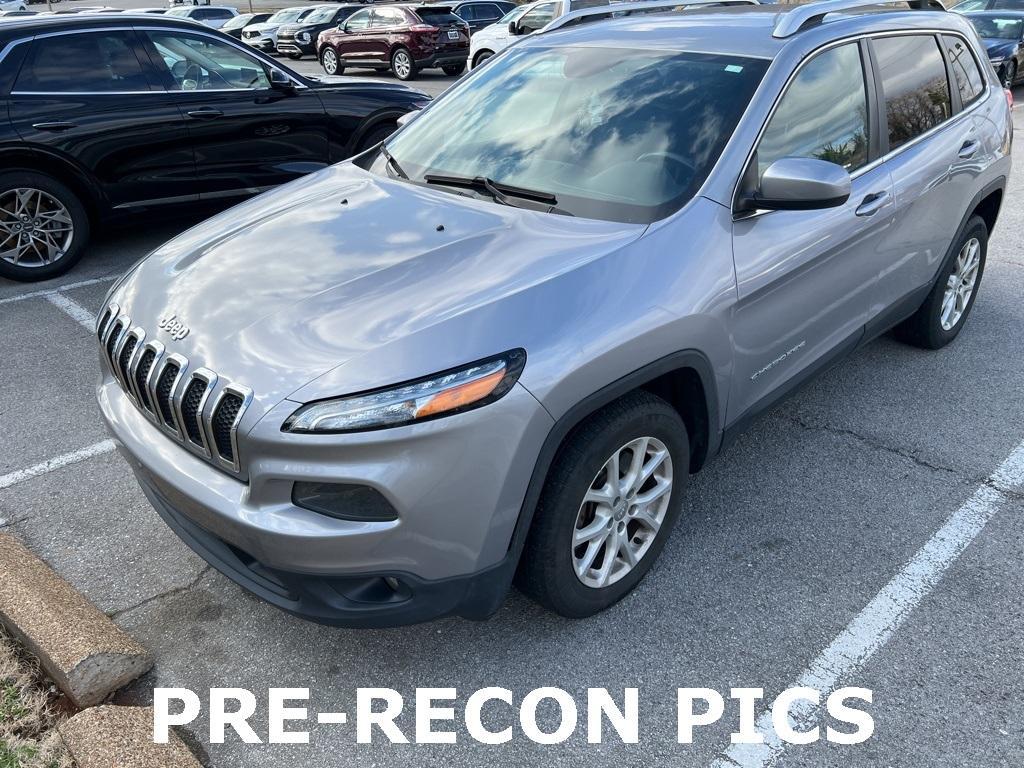 used 2015 Jeep Cherokee car, priced at $10,900