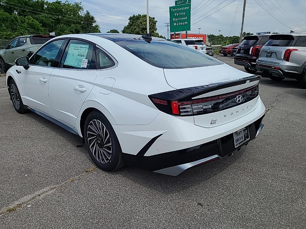 new 2024 Hyundai Sonata Hybrid car, priced at $39,350