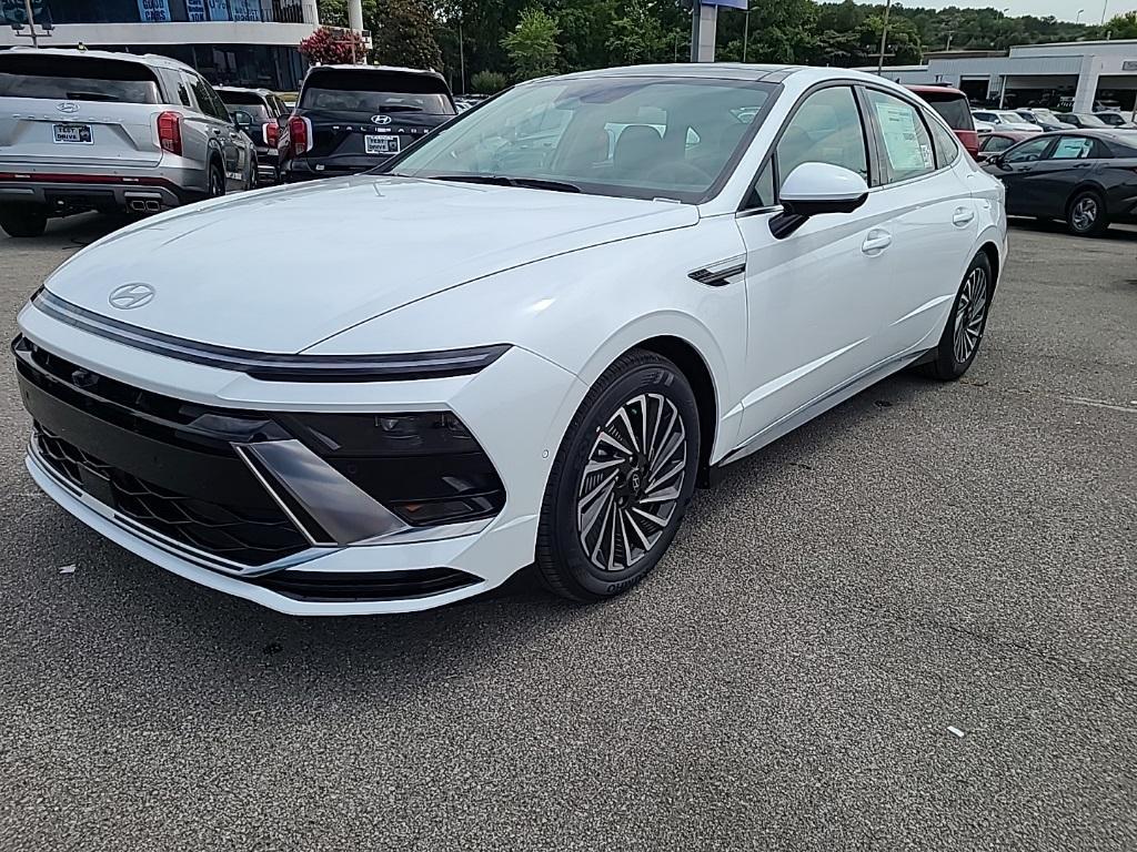 new 2024 Hyundai Sonata Hybrid car, priced at $39,350