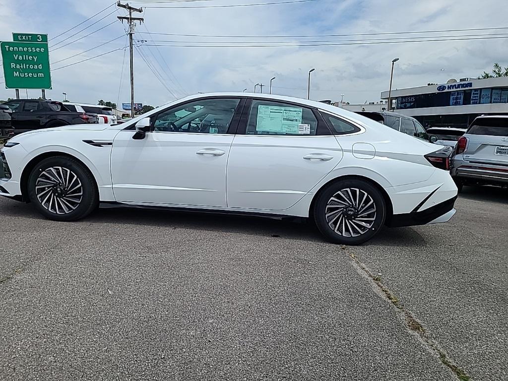 new 2024 Hyundai Sonata Hybrid car, priced at $39,350