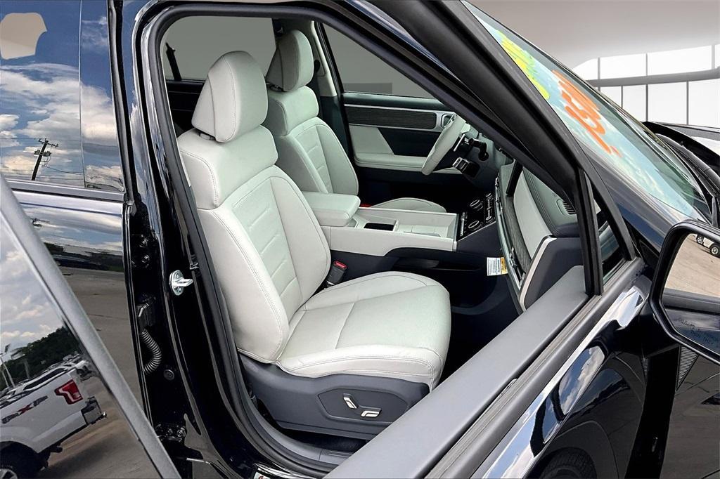 new 2025 Hyundai SANTA FE HEV car, priced at $45,195