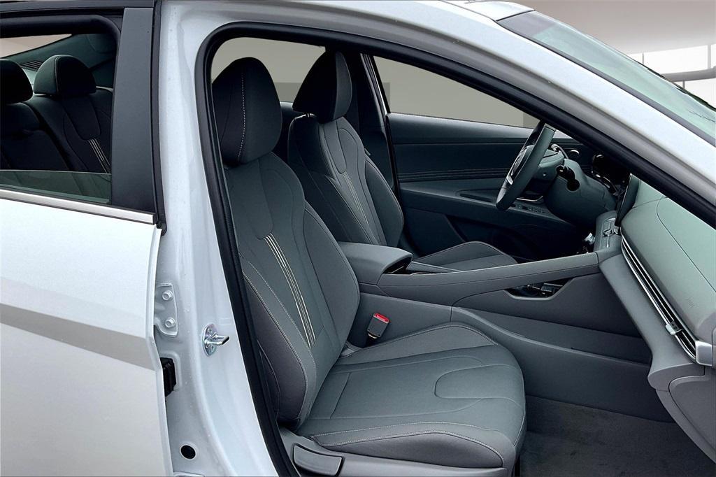 new 2025 Hyundai Elantra car, priced at $25,913