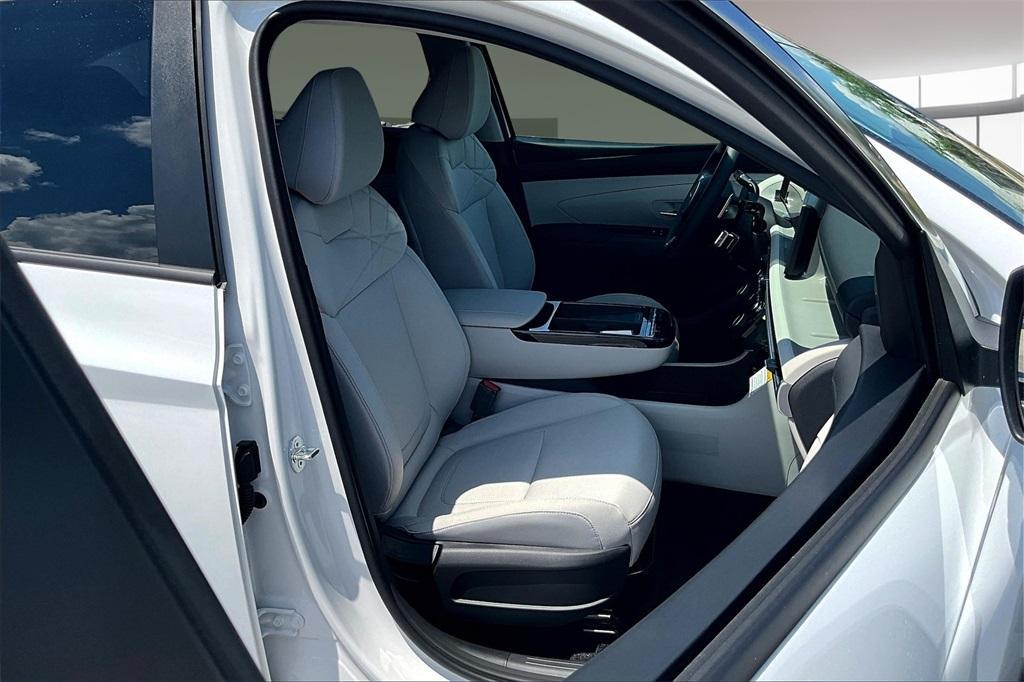 new 2025 Hyundai TUCSON Hybrid car, priced at $33,688