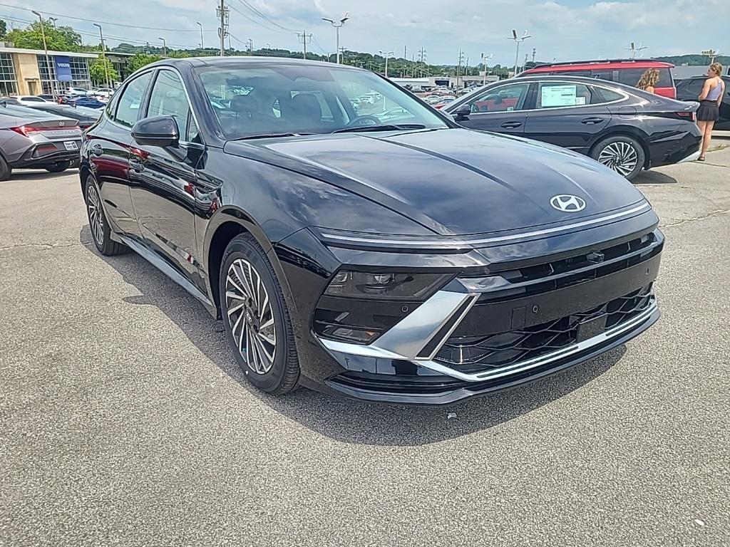 new 2024 Hyundai Sonata Hybrid car, priced at $38,905