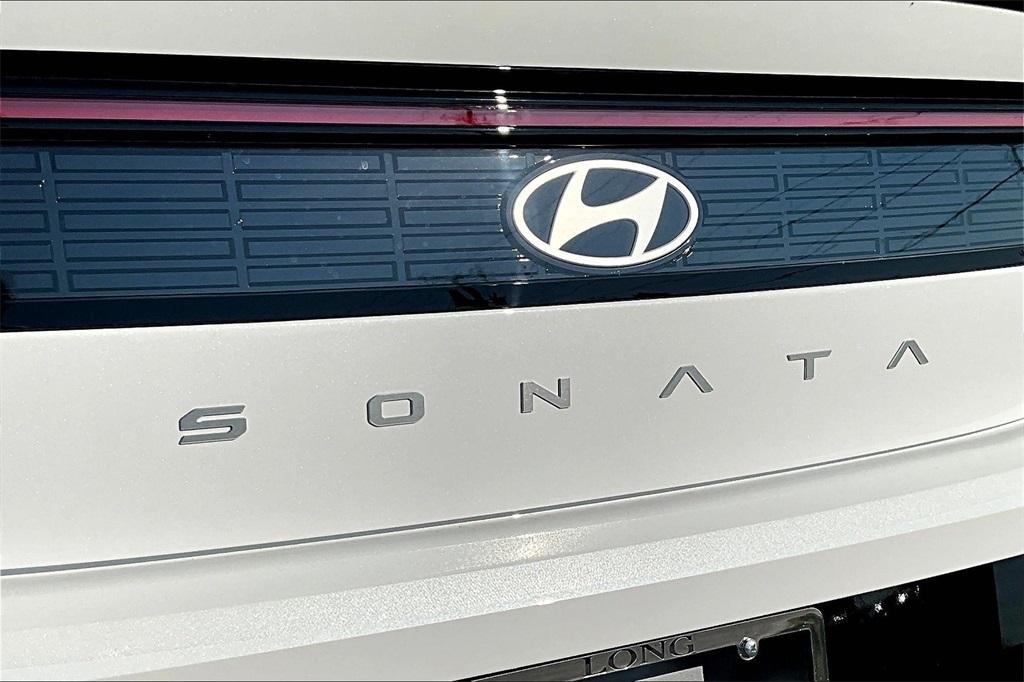 new 2025 Hyundai Sonata Hybrid car, priced at $30,051