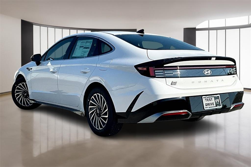 new 2025 Hyundai Sonata Hybrid car, priced at $30,051