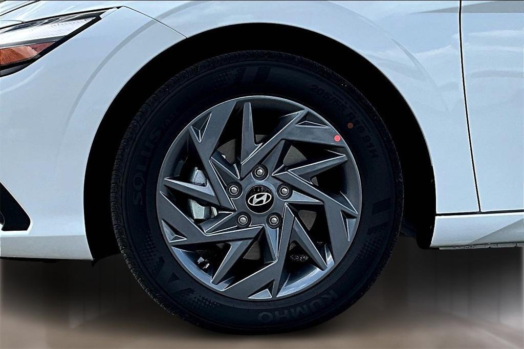 new 2025 Hyundai ELANTRA HEV car, priced at $24,738