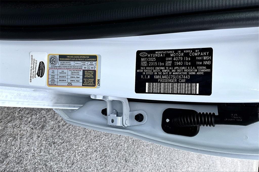 new 2025 Hyundai ELANTRA HEV car, priced at $24,738