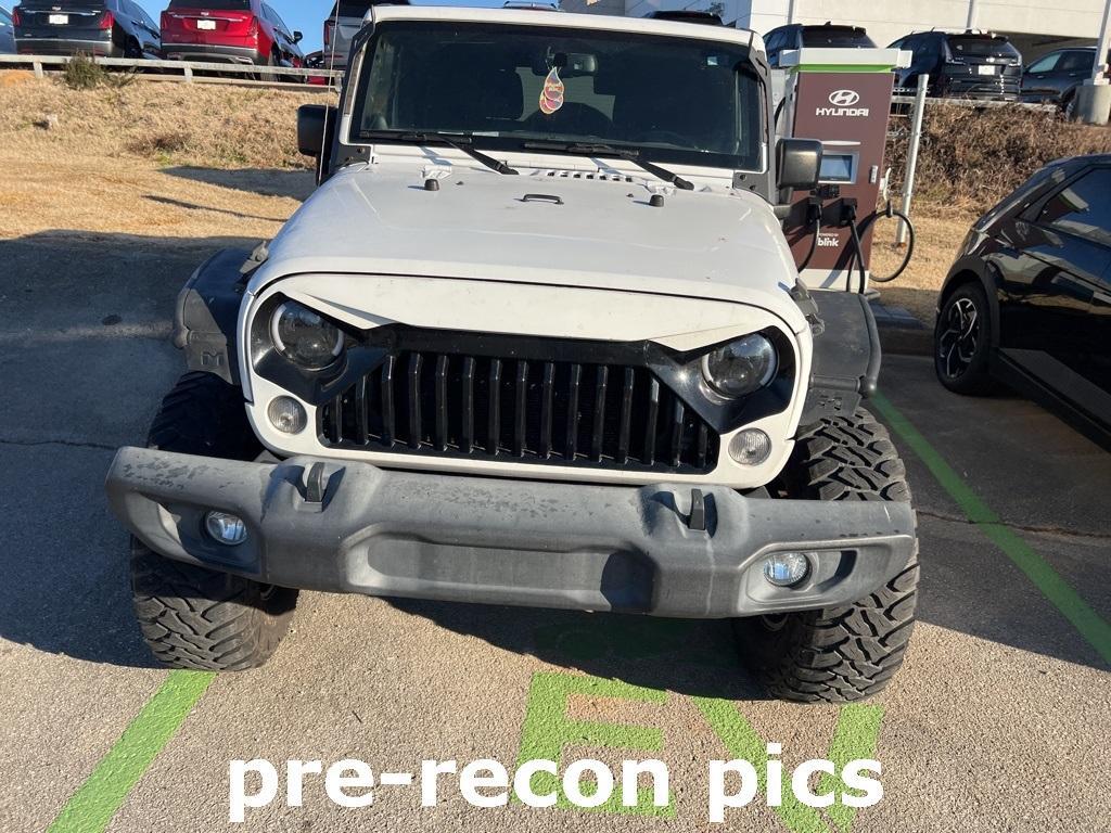 used 2014 Jeep Wrangler Unlimited car, priced at $21,900