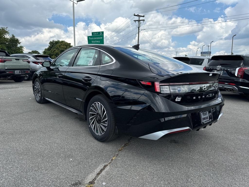 new 2024 Hyundai Sonata Hybrid car, priced at $32,535