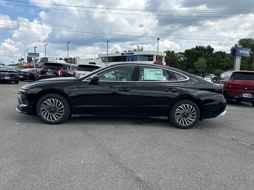 new 2024 Hyundai Sonata Hybrid car, priced at $32,535