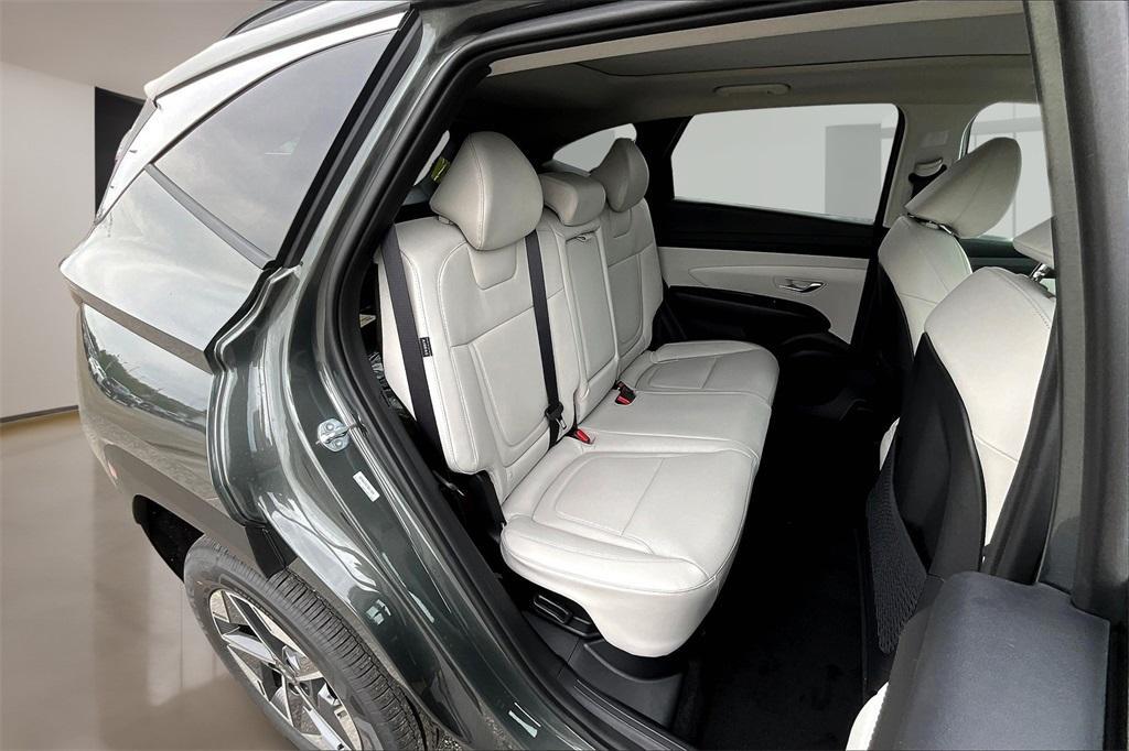 new 2025 Hyundai TUCSON Hybrid car, priced at $36,026