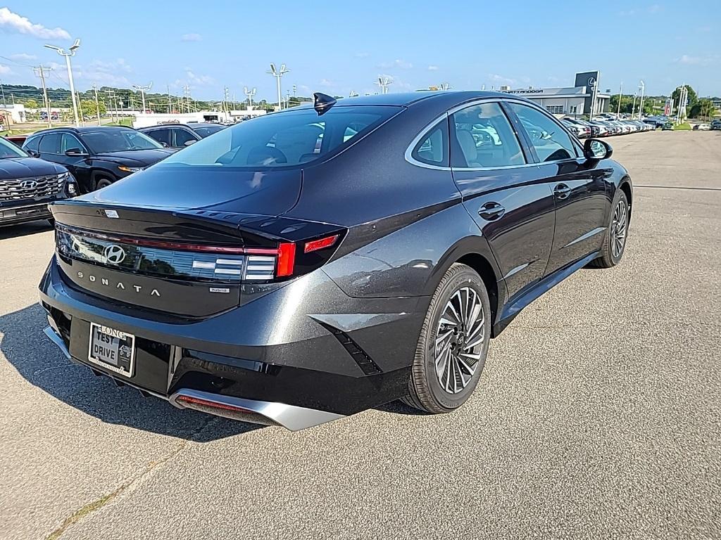 new 2024 Hyundai Sonata Hybrid car, priced at $32,500