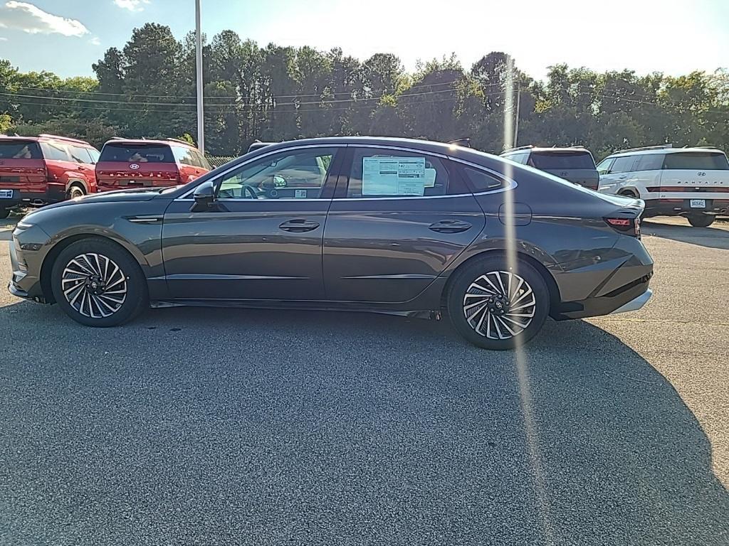 new 2024 Hyundai Sonata Hybrid car, priced at $32,500