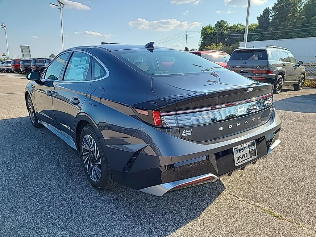 new 2024 Hyundai Sonata Hybrid car, priced at $32,500