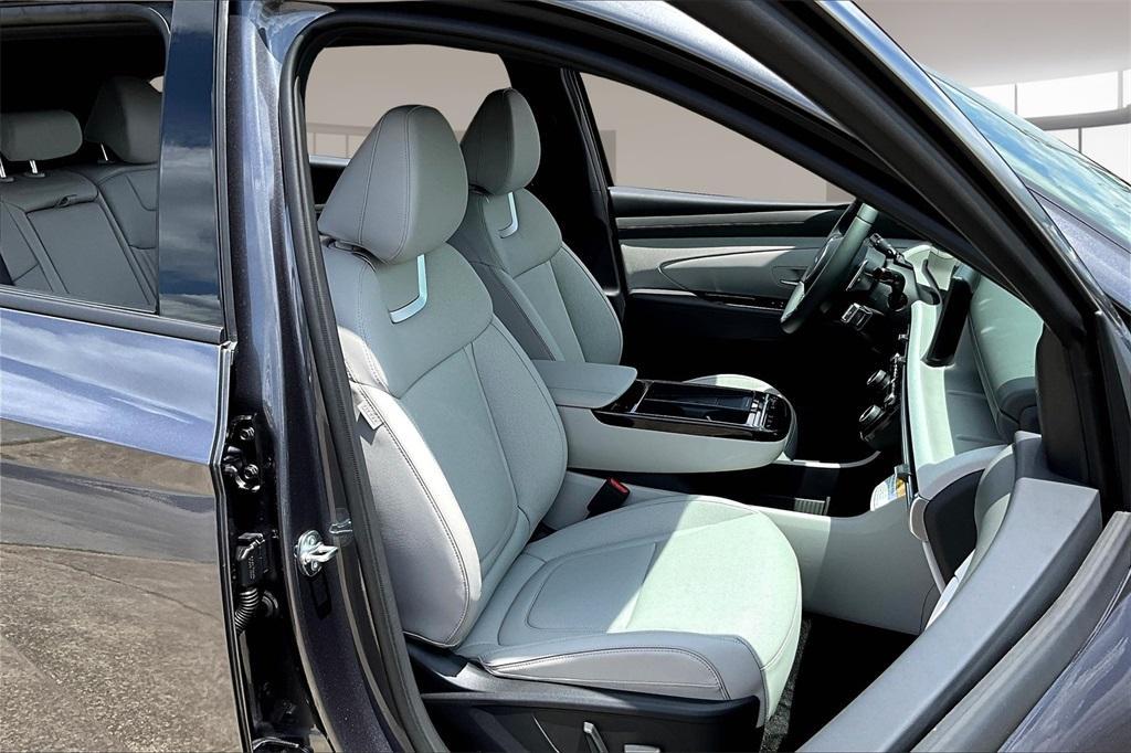 new 2025 Hyundai TUCSON Hybrid car, priced at $41,262